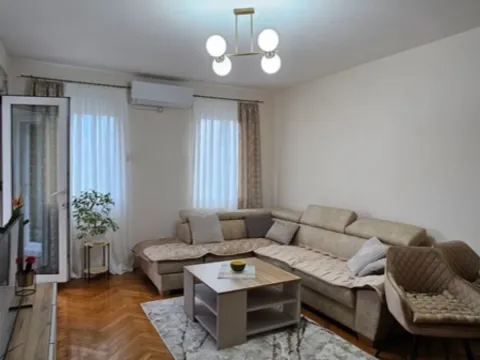 Izdavanje, dvosoban stan, 62m², Blok 9, Podgorica - image 2