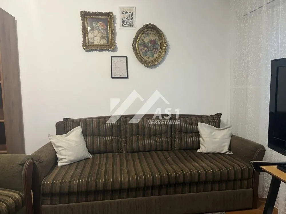 Izdavanje, jednosoban stan, 40m², Rotkvarija, Novi Sad Sve Podlokacije