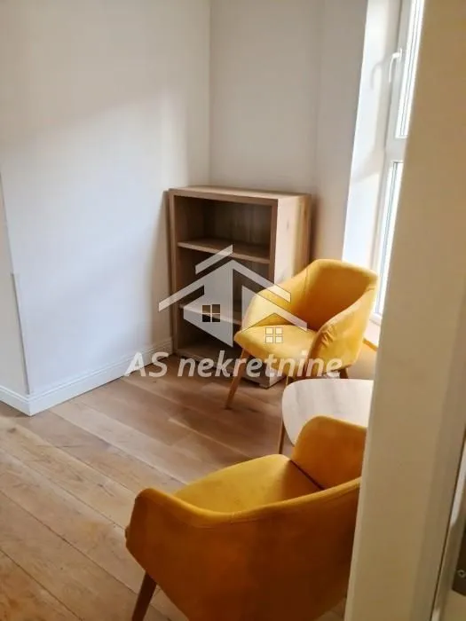 Izdavanje, poslovni prostor, 72m², Kalenić Pijaca, Vračar Sve Podlokacije