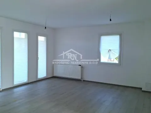 Sale, house, 109m², Borča 1, Borča Sve Podlokacije - image 10