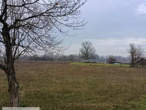 Zemljište in Poljane