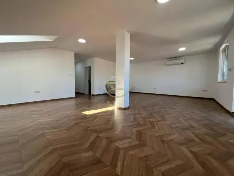 Izdavanje, poslovni prostor, 115m², Sajmište, Novi Sad - image 12