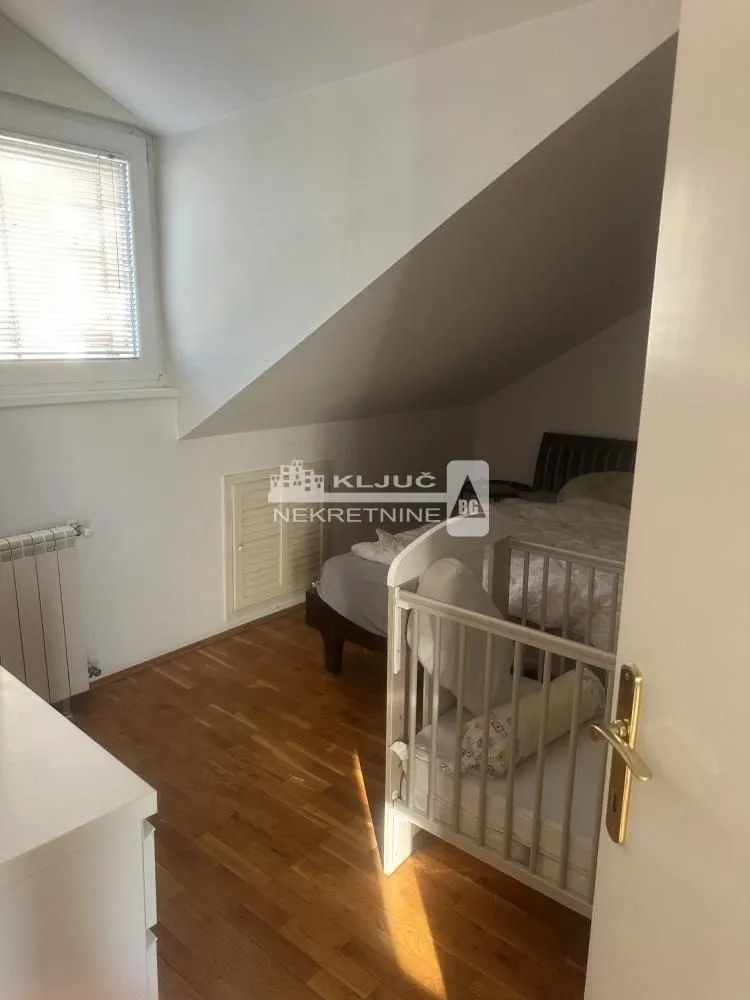 Prodaja, četvorosoban stan, 117m², Kalenić Pijaca, Vračar Sve Podlokacije
