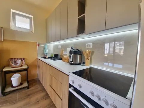 Rent, one bedroom apartment, 45m², Budva, Crna Gora - image 2