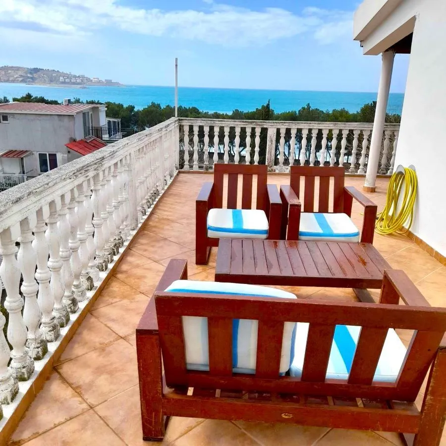 Rent, three bedroom apartment, 220m², Šušanj, Bar