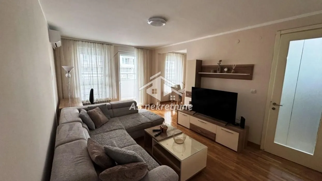 Izdavanje, dvosoban stan, 69m², Novi Beograd Blok 67, Novi Beograd Sve Podlokacije