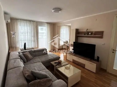 Izdavanje, dvosoban stan, 69m², Novi Beograd Blok 67, Novi Beograd Sve Podlokacije - image 2