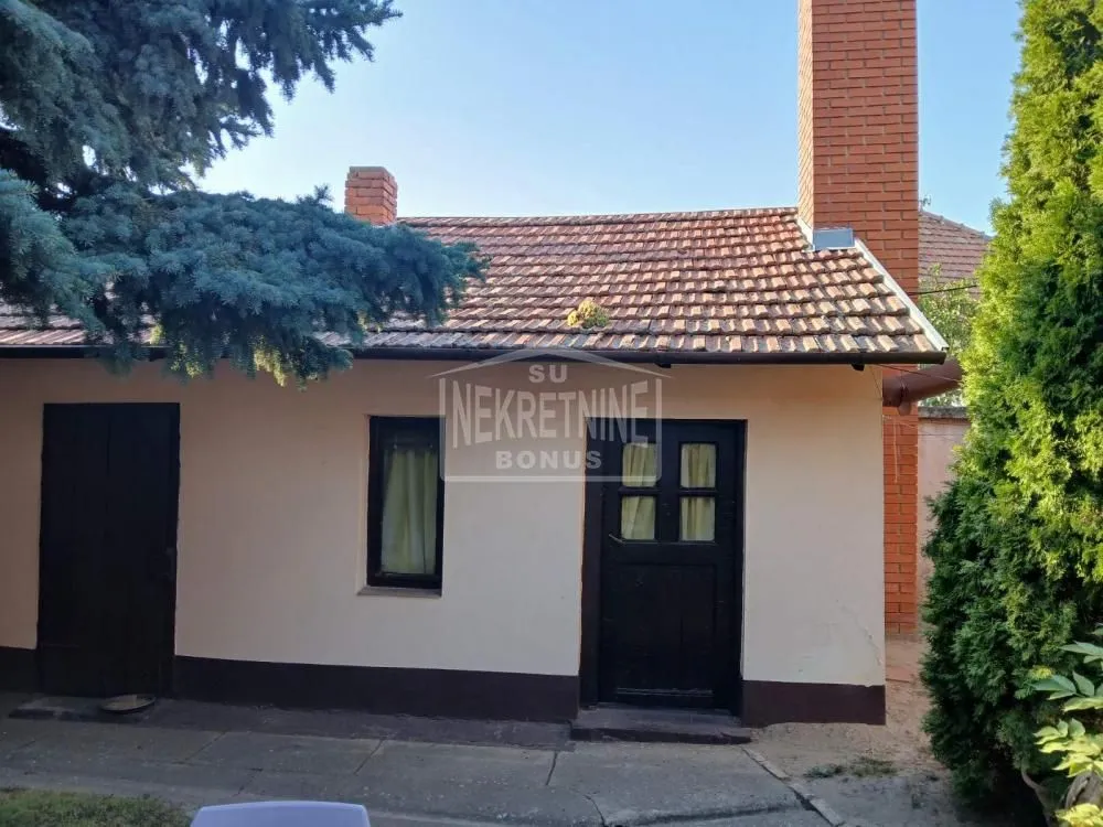 Prodaja, kuća, 190m², Novo Selo, Subotica