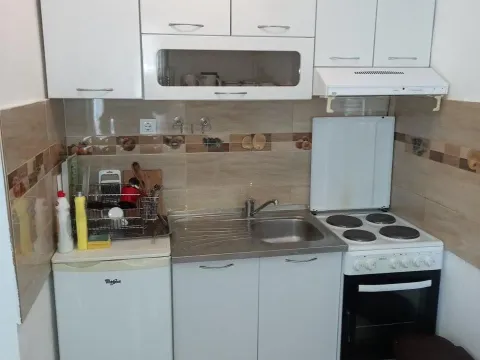 Rent, house, 60m², Škaljari, Kotor - image 10