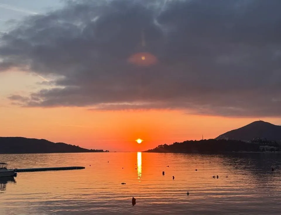 Rent, office space, 75m², Rafailovići, Budva