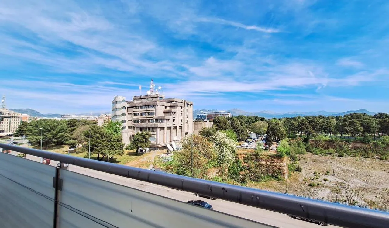 Izdavanje, dvosoban stan, 106m², Preko Morače, Podgorica