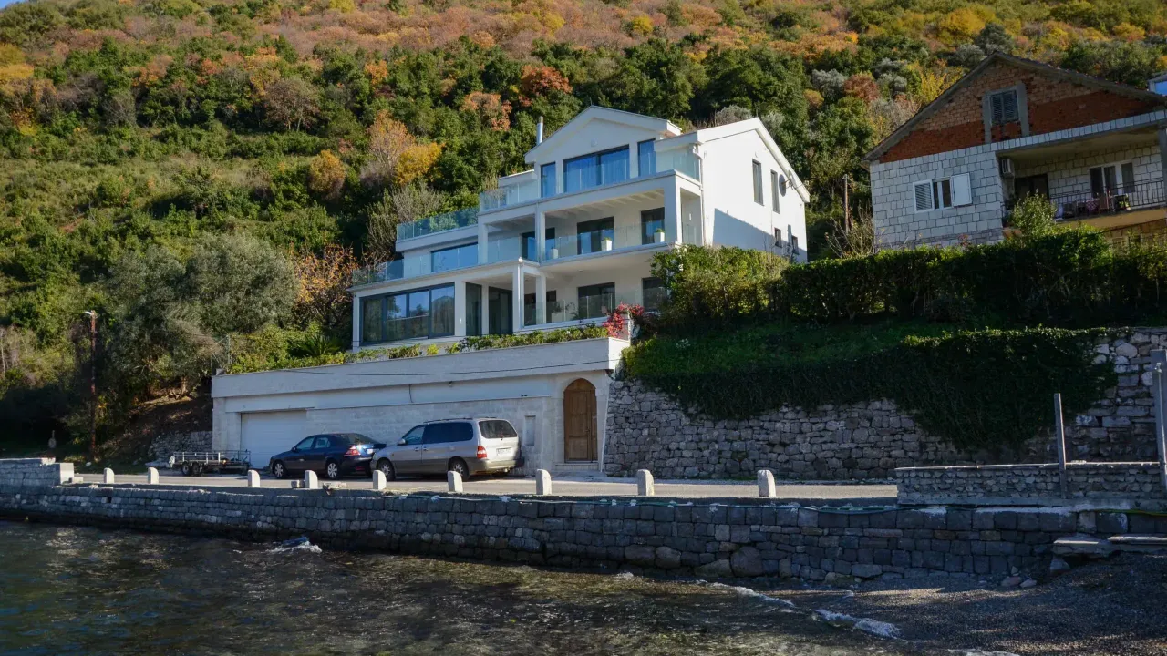 Sale, house, 513m², Tivat, Crna Gora