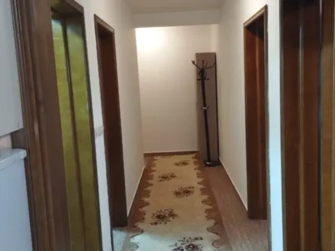 Izdavanje, dvosoban stan, 80m², Stari Aerodrom, Podgorica - image 6