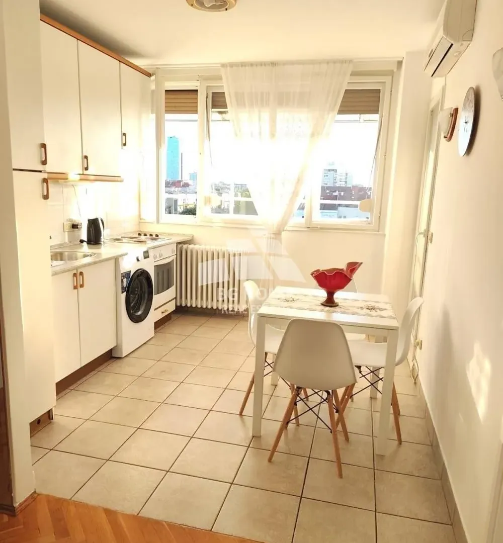 Prodaja, dvosoban stan, 62m², Novi Beograd Blok 1 Fontana, Novi Beograd Sve Podlokacije