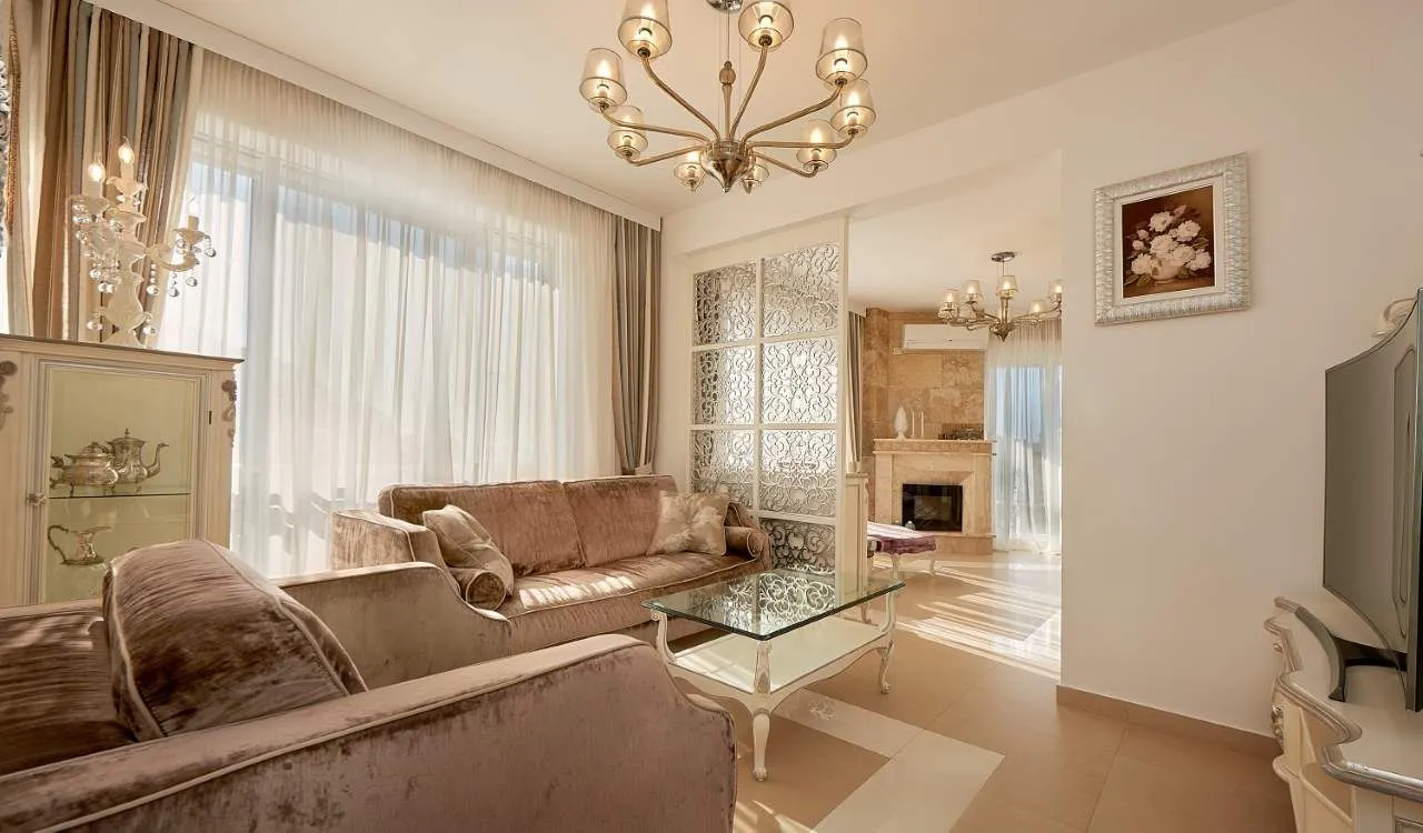 Prodaja, trosoban stan, 150m², Bečići, Budva