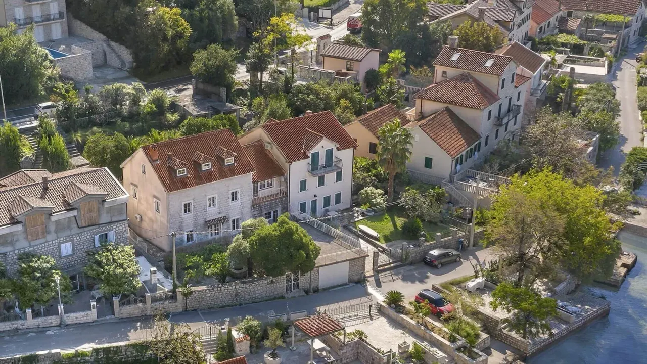 Sale, house, 181m², Ljuta, Kotor