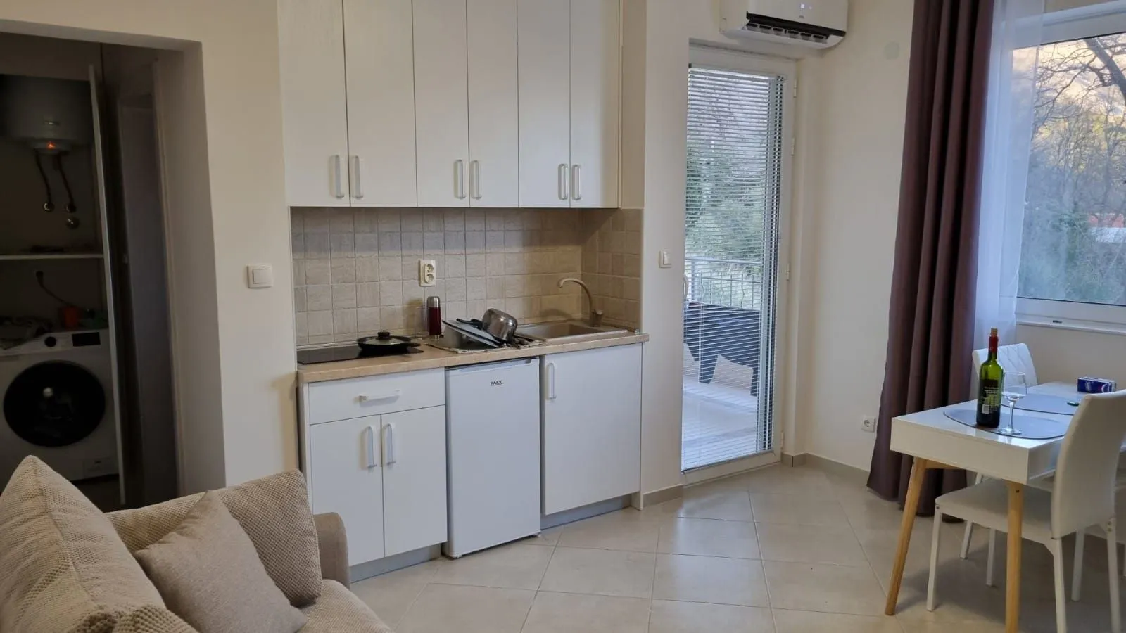 Izdavanje, jednosoban stan, 28m², Sutomore, Bar