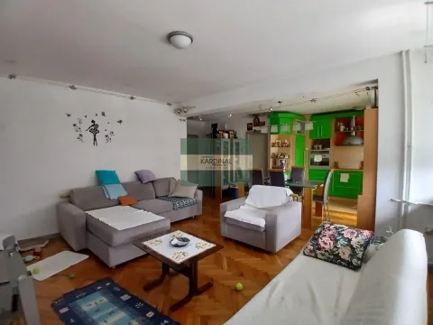 Izdavanje, trosoban stan, 78m², Centar, Jagodina - image 30
