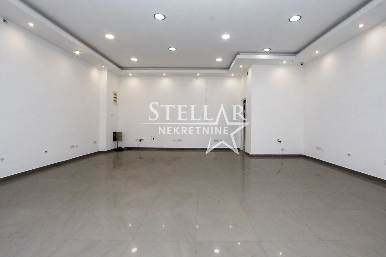 Sale, office space, 54m², Pobrežje, Podgorica