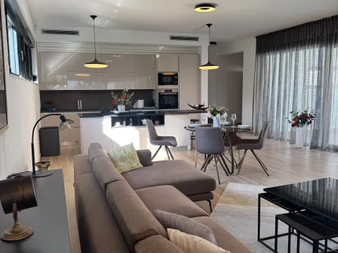 Prodaja, kuća, 342m², Centar, Bar - image 8