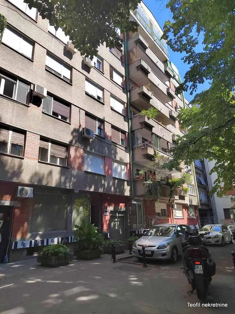 Sale, four bedroom apartment, 107m², Kalenić Pijaca, Vračar Sve Podlokacije