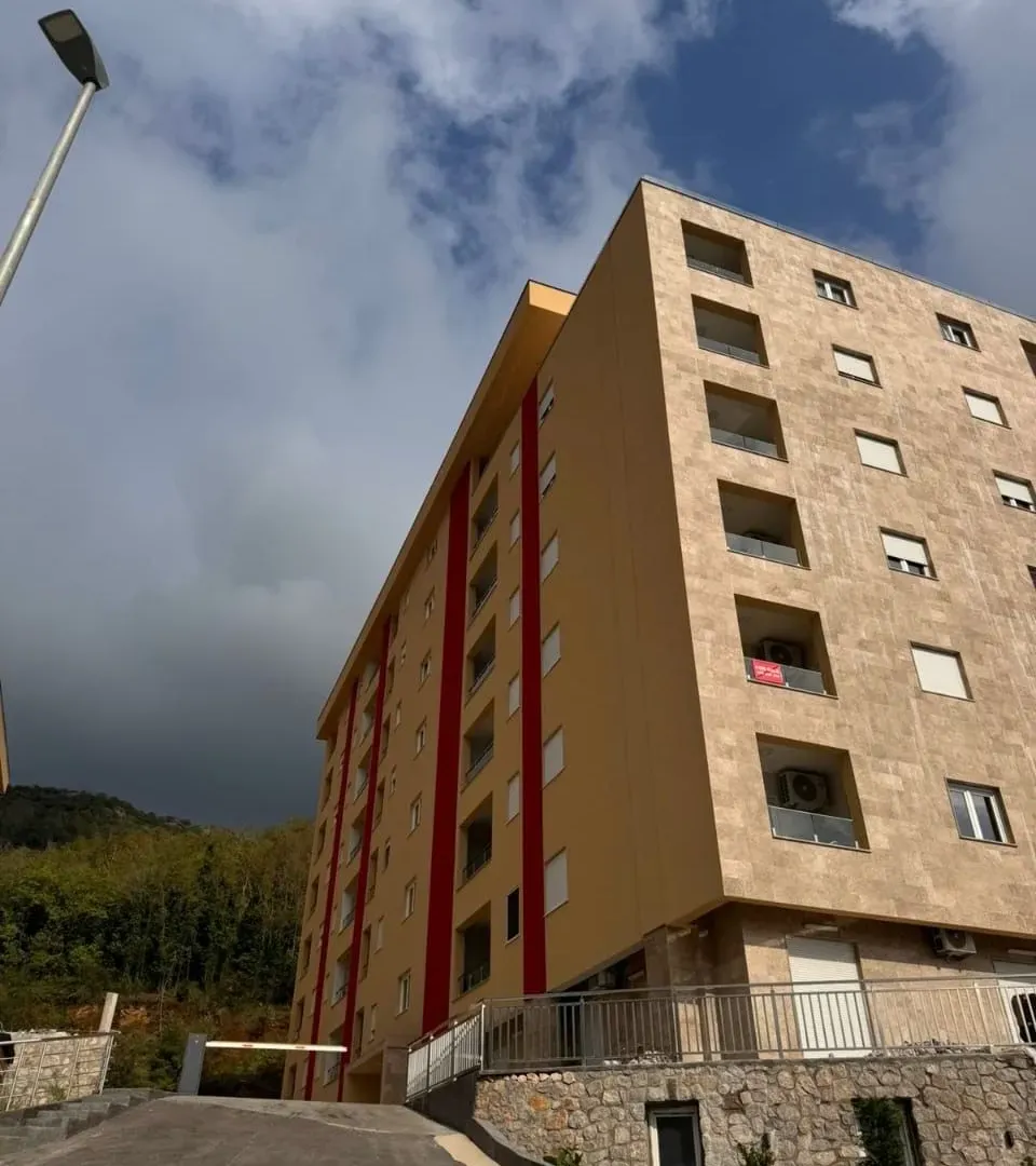 Rent, one bedroom apartment, 40m², Bečići, Budva