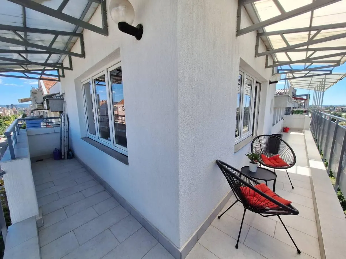 Prodaja, stan, 113m², Nova Detelinara, Novi Sad Sve Podlokacije
