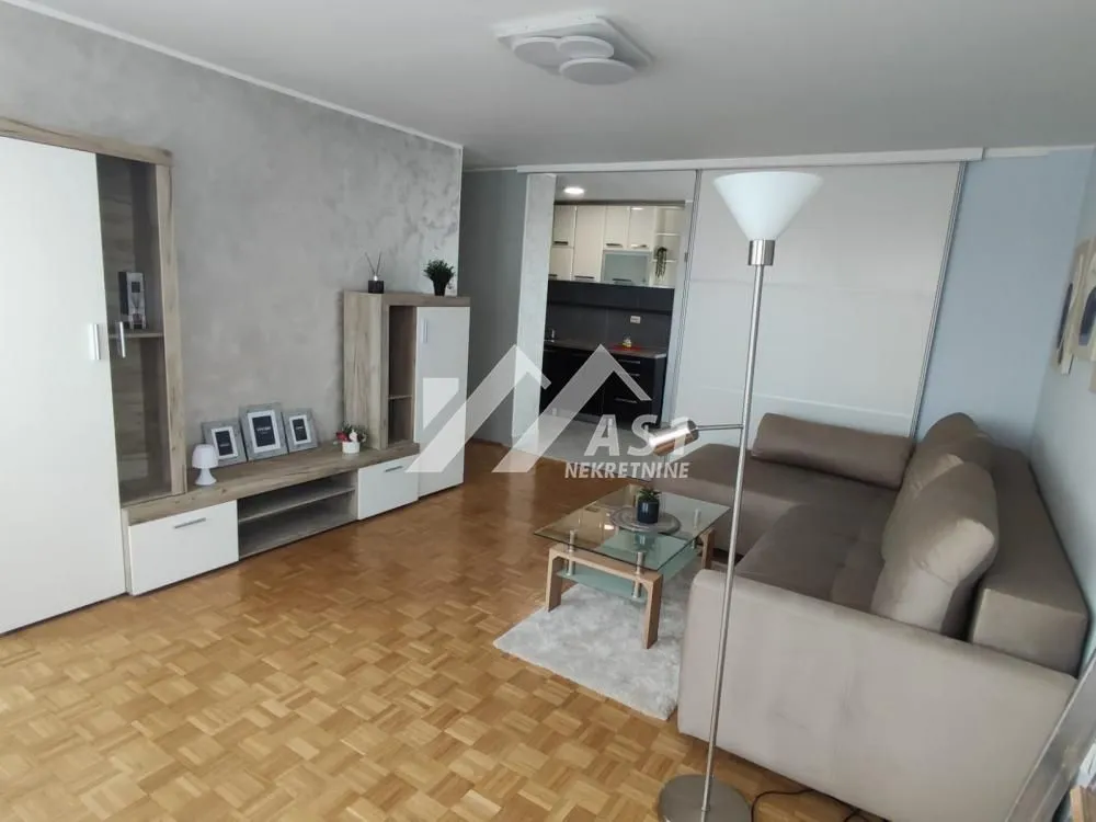 Rent, two bedroom apartment, 60m², Bulevar Oslobodjenja, Novi Sad Sve Podlokacije