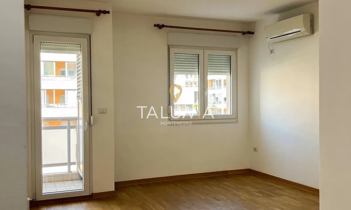 Izdavanje, jednosoban stan, 44m², City Kvart, Podgorica