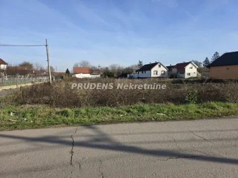 Zemljište in Surčin