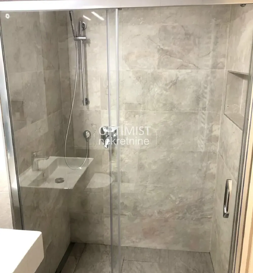 Izdavanje, trosoban stan, 65m², Crveni Krst, Beograd