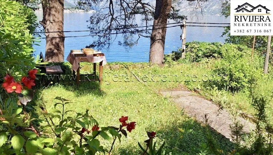 Prodaja, kuća, 160m², Dobrota, Kotor