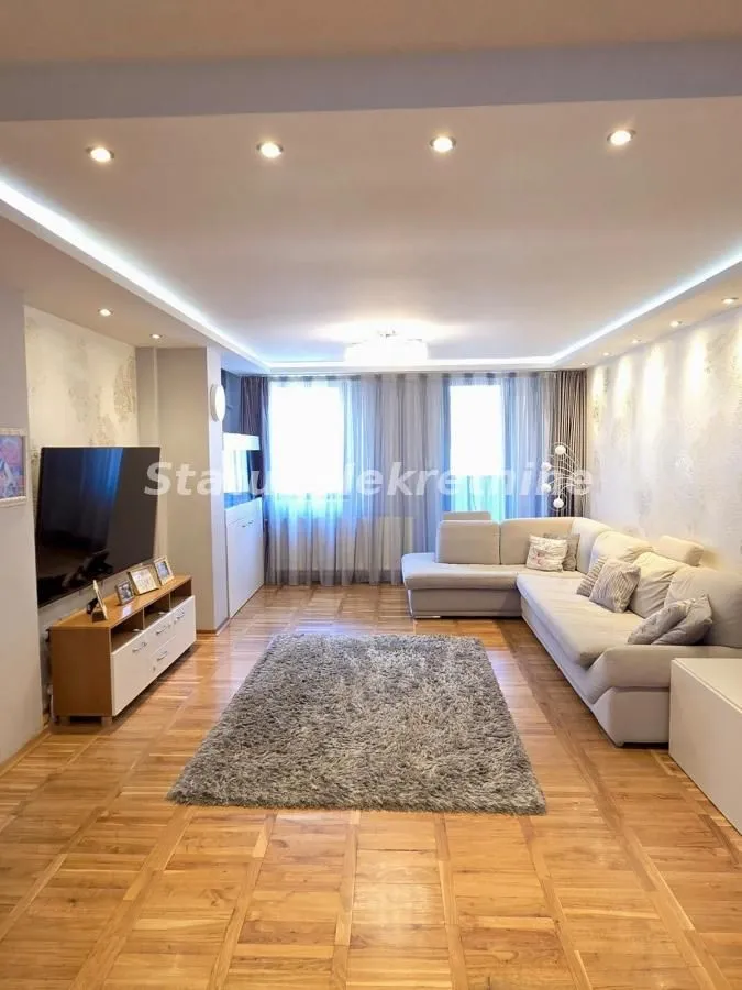 Prodaja, četvorosoban stan, 116m², Grbavica, Novi Sad Sve Podlokacije