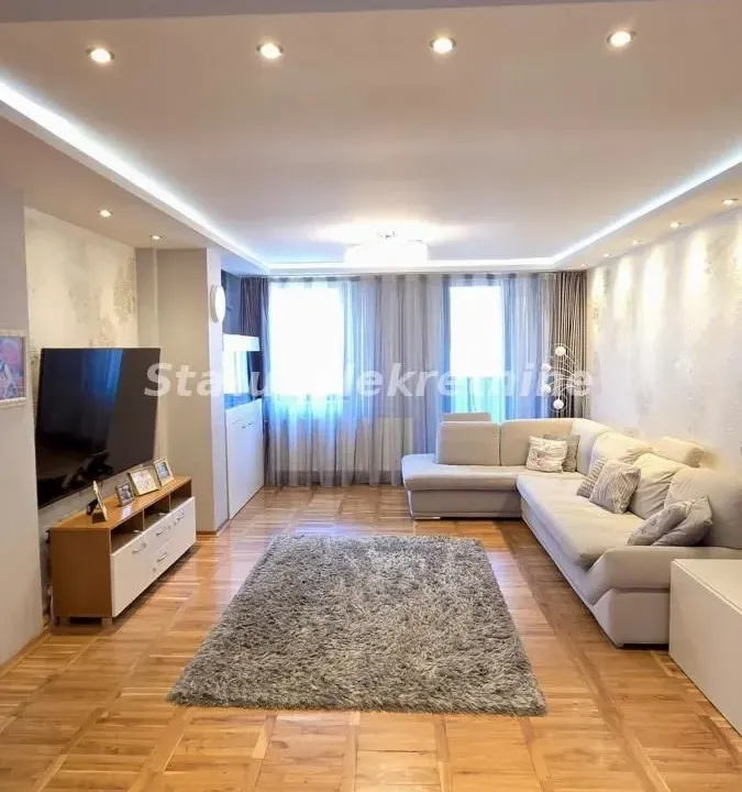 Prodaja, četvorosoban stan, 116m², Grbavica, Novi Sad Sve Podlokacije