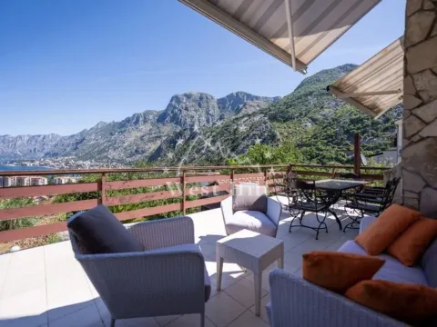 Sale, house, 450m², Kotor, Crna Gora - image 7