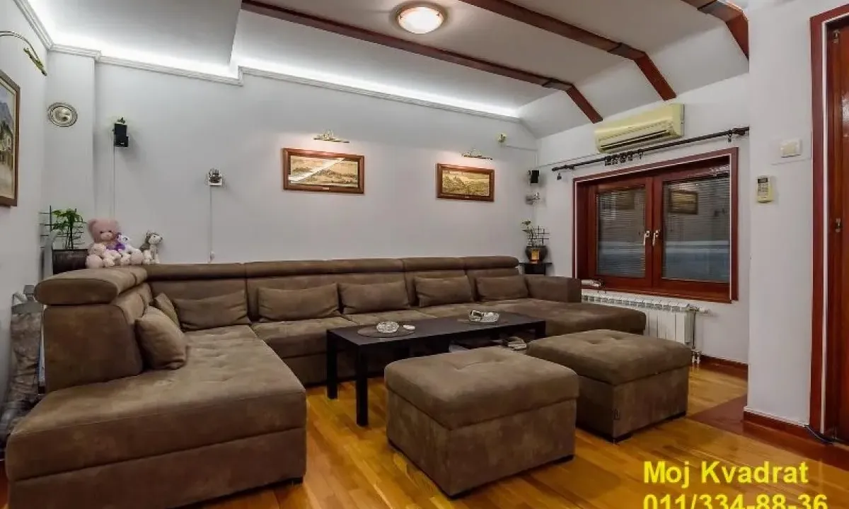 Prodaja, četvorosoban stan, 104m², Stari Grad, Beograd
