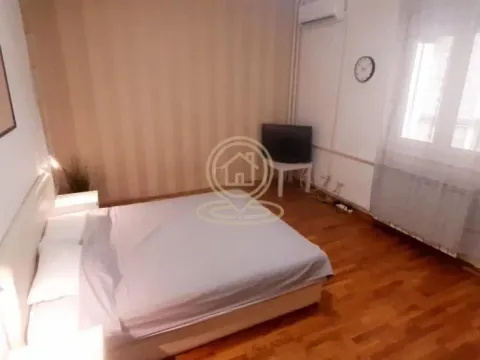 Rent, one bedroom apartment, 30m², Stari Grad, Beograd - image 2