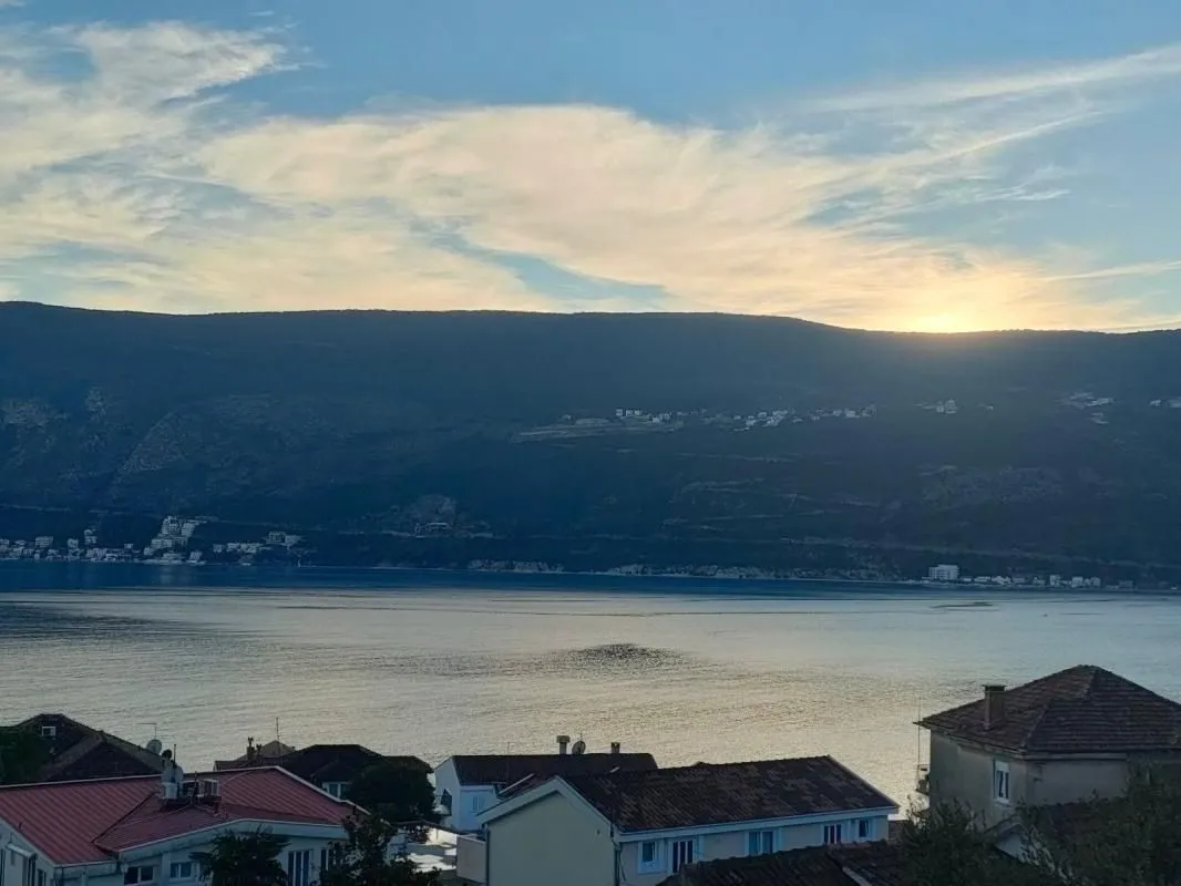 Prodaja, dvosoban stan, 70m², Topla, Herceg Novi
