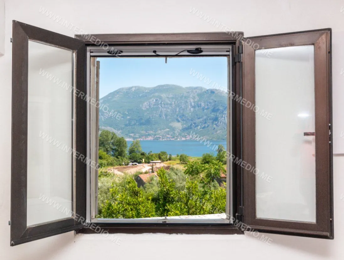 Sale, house, 100m², Morinj, Kotor