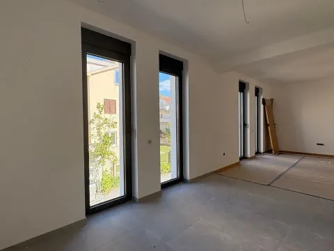 Prodaja, dvosoban stan, 6837m², Tivat, Crna Gora - image 7