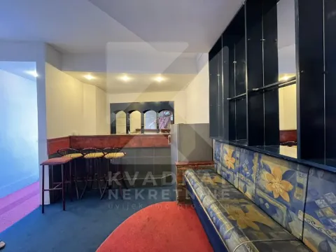 Izdavanje, kuća, 130m², Stara Varoš, Podgorica - image 8