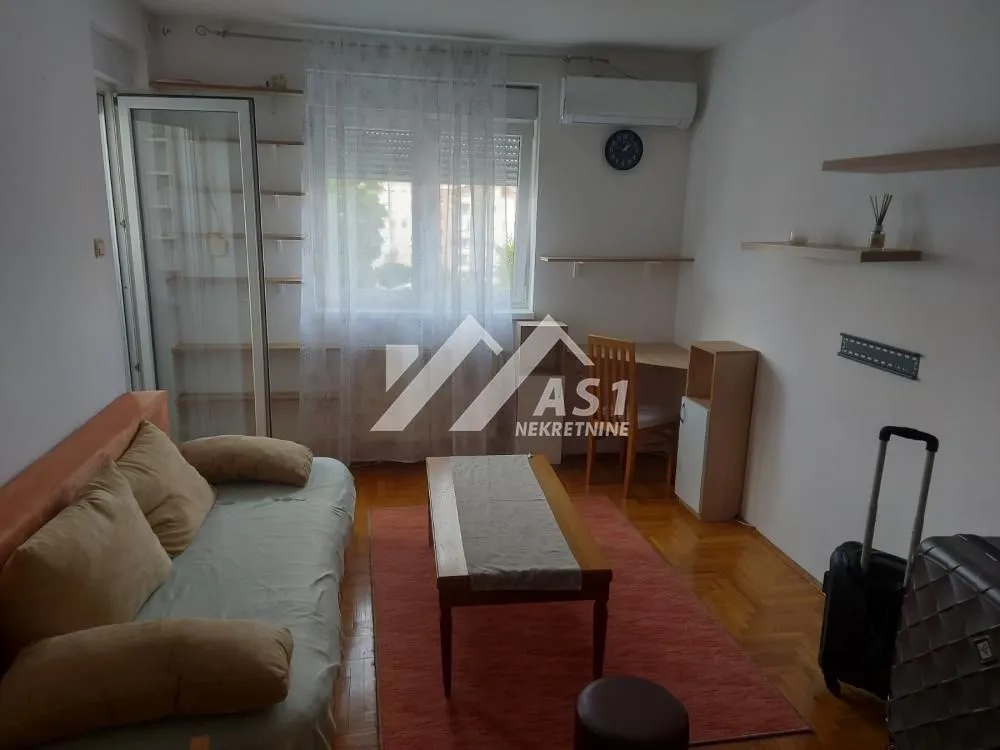 Izdavanje, jednosoban stan, 34m², Grbavica, Novi Sad Sve Podlokacije
