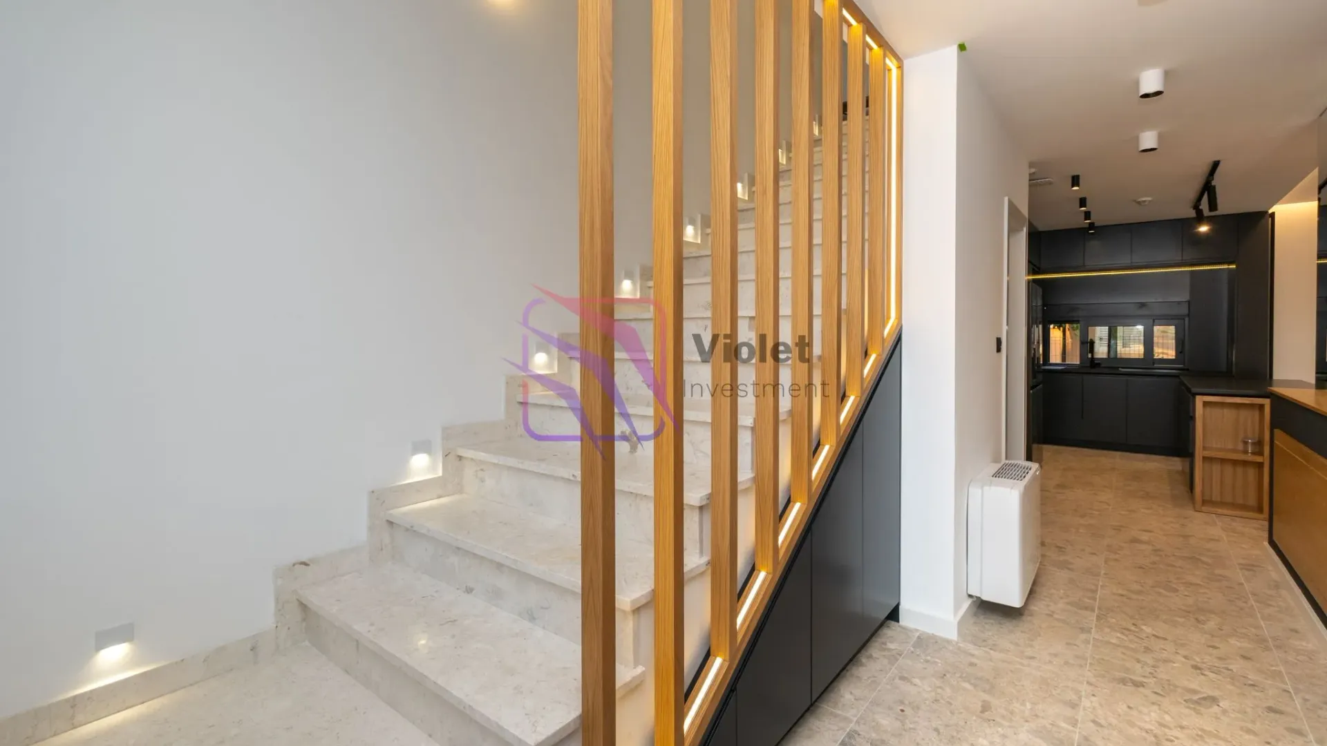 Izdavanje, kuća, 180m², Gornja Gorica, Podgorica