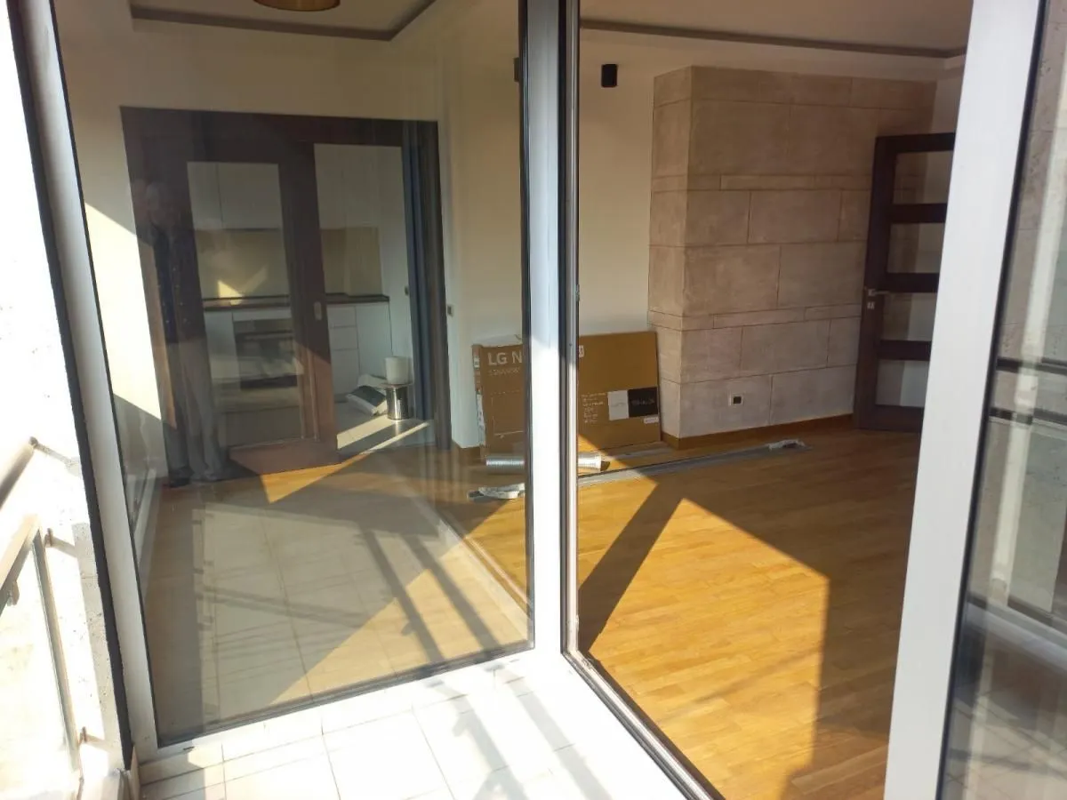 Izdavanje, trosoban stan, 91m², Kalenić Pijaca, Vračar Sve Podlokacije