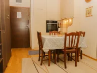 Izdavanje, dvosoban stan, 50m², Budva, Crna Gora - image 4