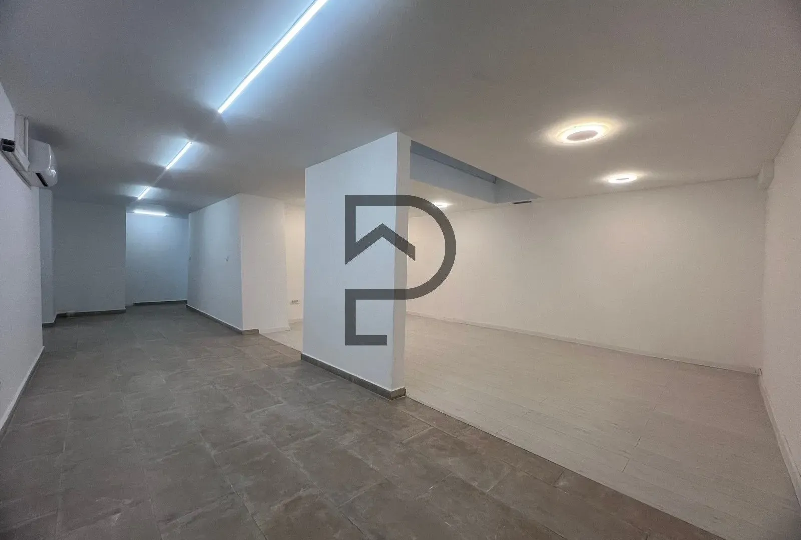 Rent, office space, 294m², Blok 6, Podgorica