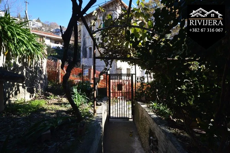 Prodaja, četvorosoban stan, 95m², Centar, Herceg Novi
