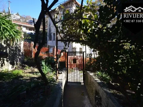 Prodaja, četvorosoban stan, 95m², Centar, Herceg Novi - image 7