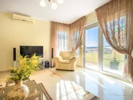 Izdavanje, trosoban stan, 125m², Rafailovići, Budva - image 1