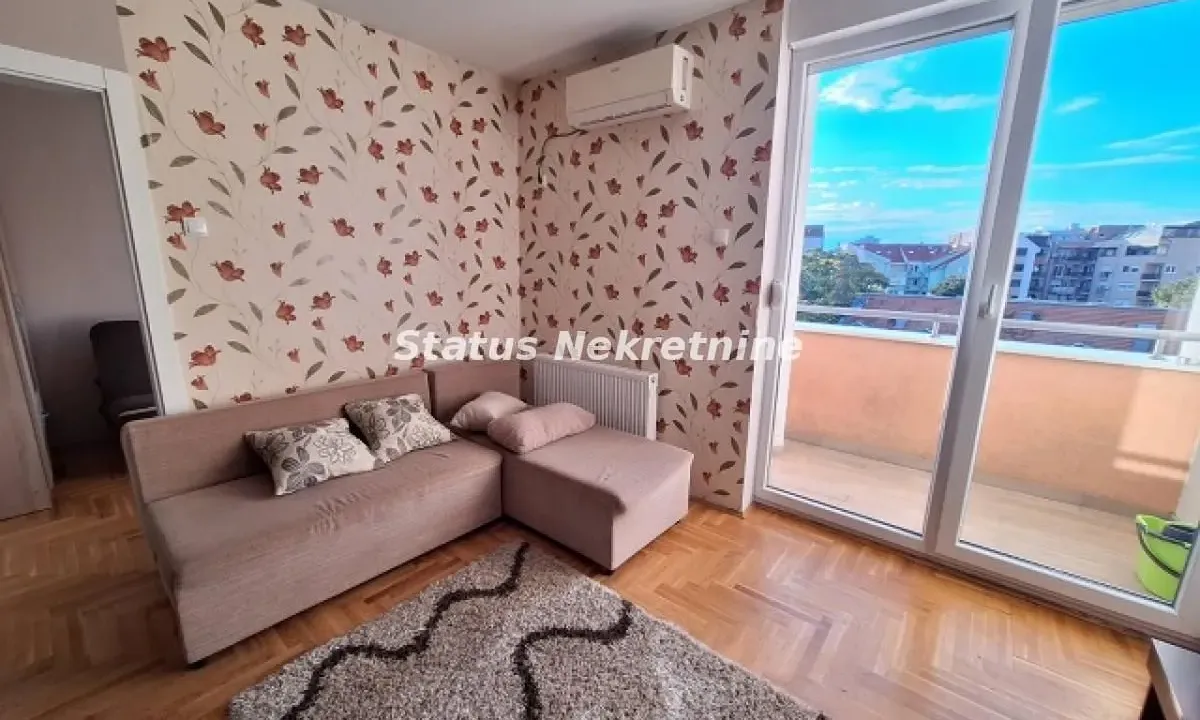 Izdavanje, jednosoban stan, 41m², Centar, Novi Sad